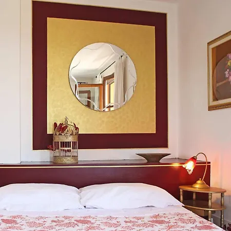 Maura Toscana フチェッキオ