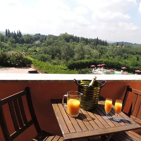 Maura Toscana フチェッキオ